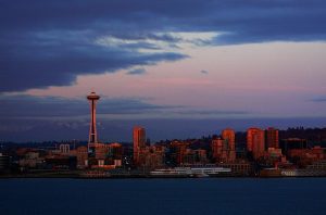 1024px-Sunset_Space_Needle-300x198